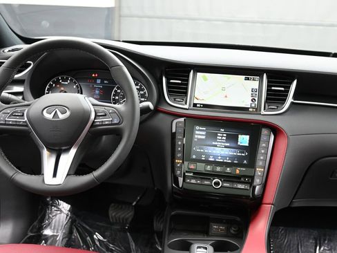 New 2025 INFINITI QX50 Sport image 15
