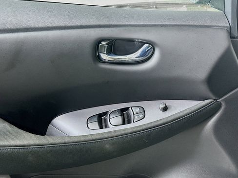 Used 2025 Nissan Leaf S image 15