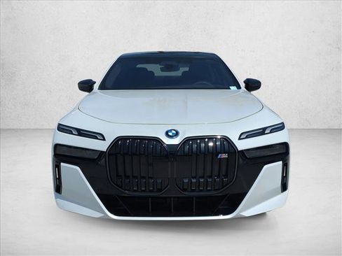 Used 2026 BMW i7 M70 AWD/4WD image 6