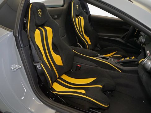 Used 2022 Ferrari 812 GTS RWD image 13