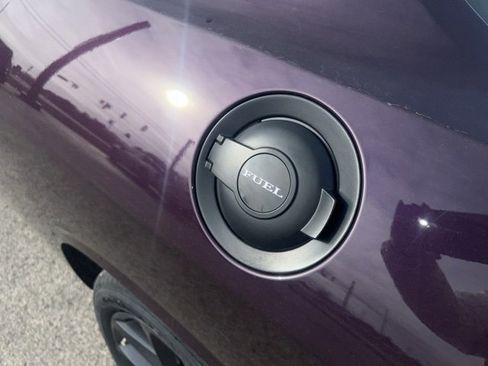 Used 2021 Dodge Challenger SXT w/ Plus Package image 10