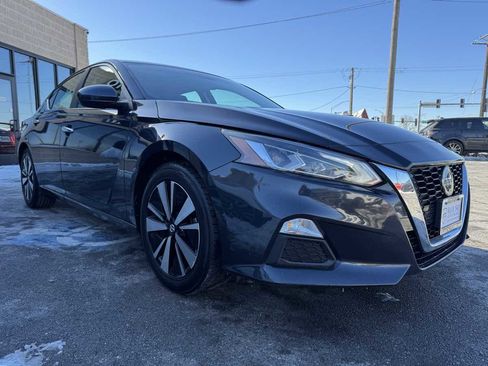 Used 2022 Nissan Altima 2.5 SV image 3