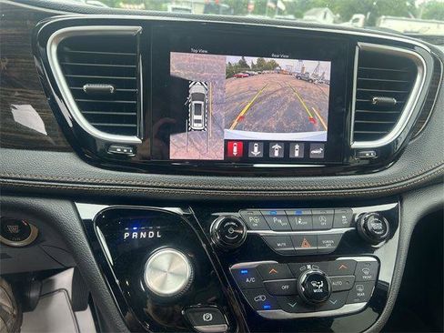 Used 2021 Chrysler Pacifica Pinnacle image 19