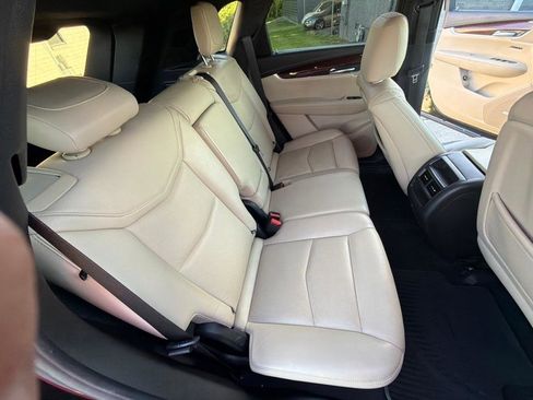 Used 2018 Cadillac XT5 Luxury w/ Driver Awareness Package image 32