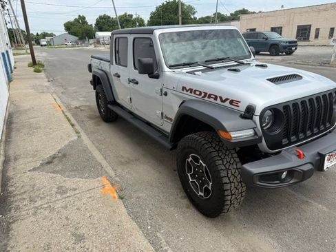 Used 2023 Jeep Gladiator Mojave w/ LED Lighting Group AWD/4WD image 6