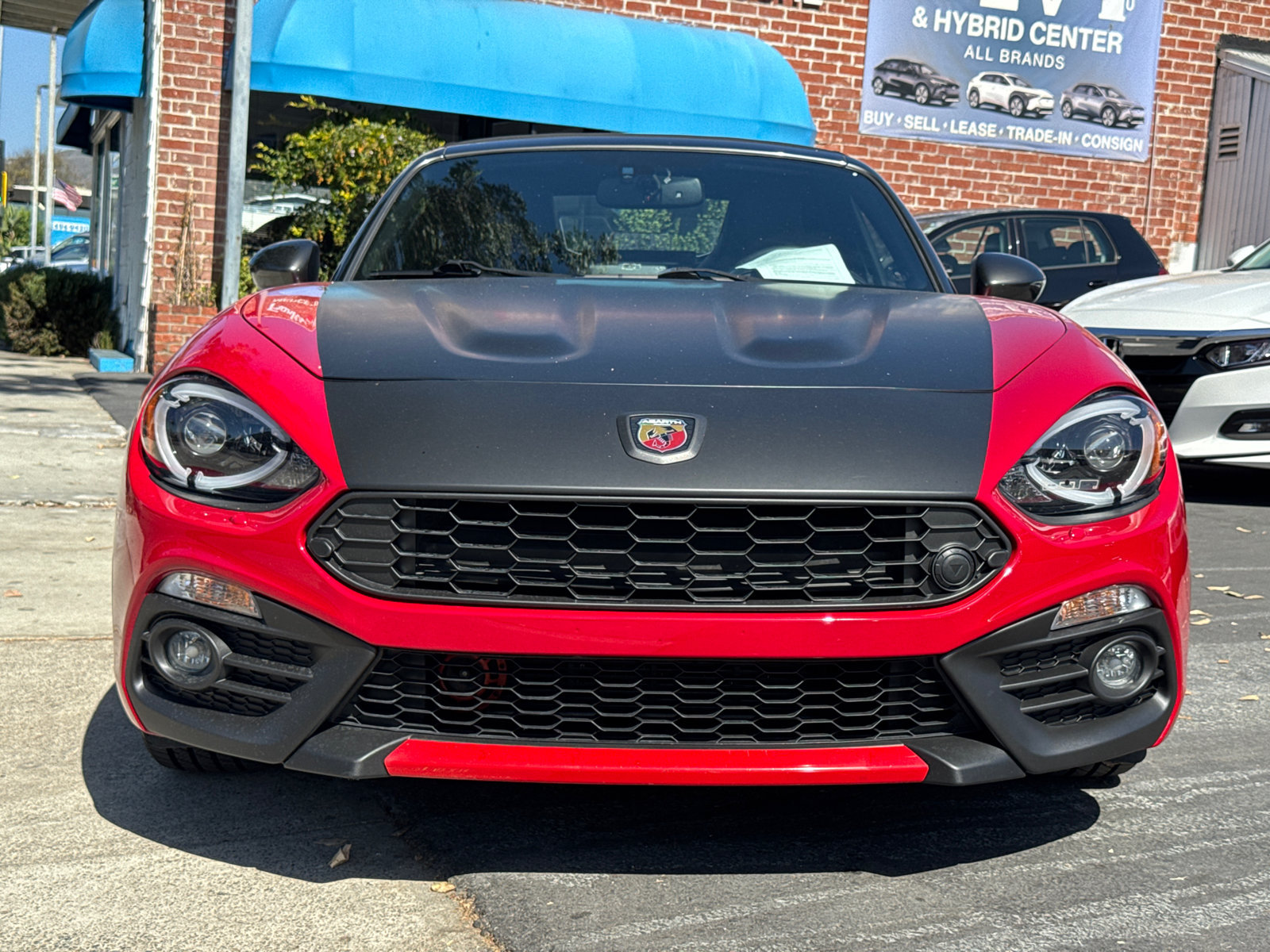 Used 2017 FIAT 124 Spider Abarth RWD image 3