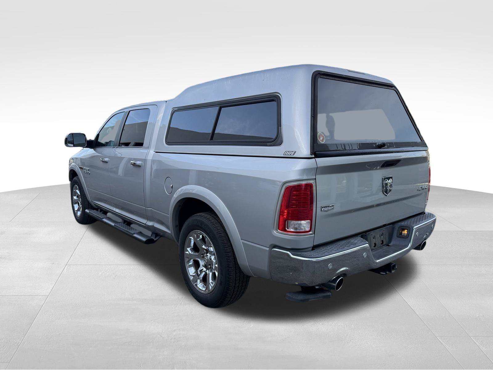 Used 2016 RAM 1500 Laramie w/ Convenience Group AWD/4WD image 5