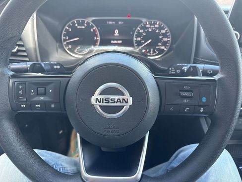 Used 2021 Nissan Rogue SV FWD image 12