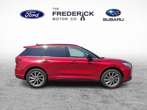Used 2025 Lincoln Corsair Grand Touring w/ Towing Package AWD/4WD image 7