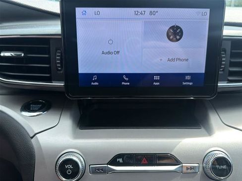 Certified 2024 Ford Explorer XLT w/ Equipment Group 202A AWD/4WD image 5