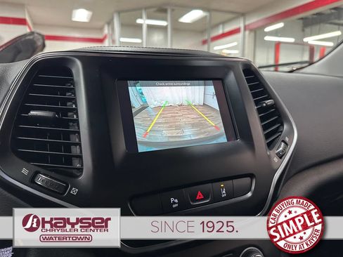 Used 2021 Jeep Cherokee Latitude Lux AWD/4WD image 25