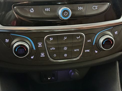 Used 2018 Chevrolet Traverse High Country image 24