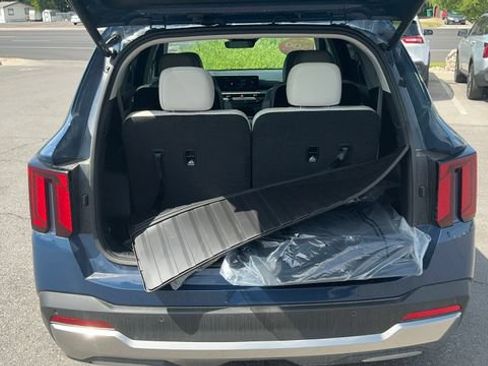 Certified 2025 Kia Sorento SX FWD image 15