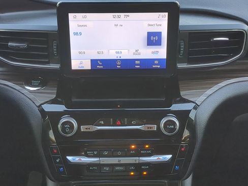 Certified 2022 Ford Explorer Limited w/ Equipment Group 301A image 18