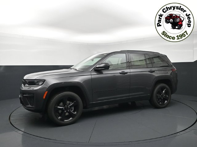 New 2026 Jeep Grand Cherokee Limited w/ Limited Altitude Package AWD/4WD image 2