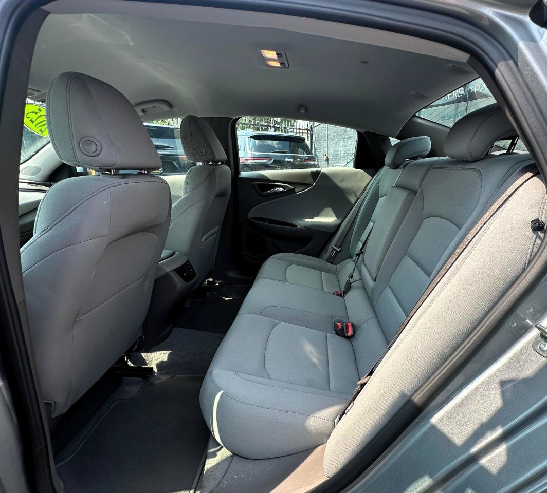 Used 2025 Chevrolet Malibu LT FWD image 23