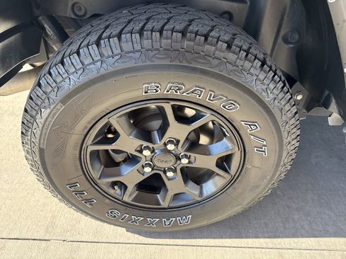 Used 2022 Jeep Wrangler Unlimited Sport image 11