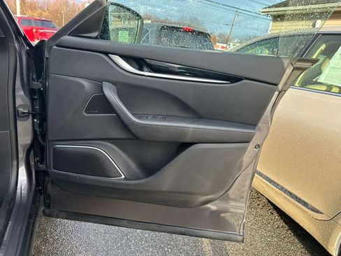 Used 2020 Maserati Levante image 16