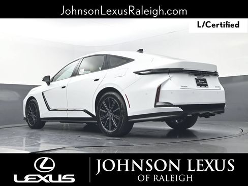 Used 2026 Lexus ES 350h AWD w/ Cold Area Package image 17