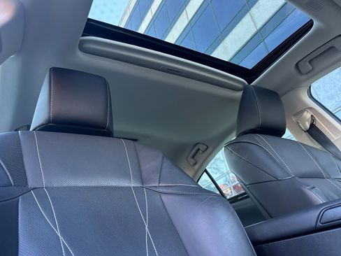 Certified 2019 Lexus ES 300h w/ Luxury Package image 20