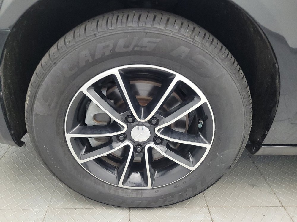 Used 2018 Dodge Grand Caravan SE FWD image 31