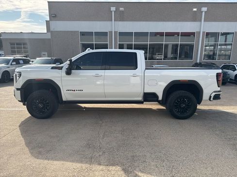Used 2024 GMC Sierra 2500 AT4 w/ AT4 Premium Plus Package image 2
