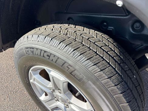 Used 2022 Jeep Wrangler Sport image 7