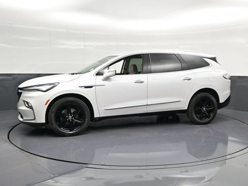 Used 2024 Buick Enclave Essence w/ Sport Touring Edition FWD image 7
