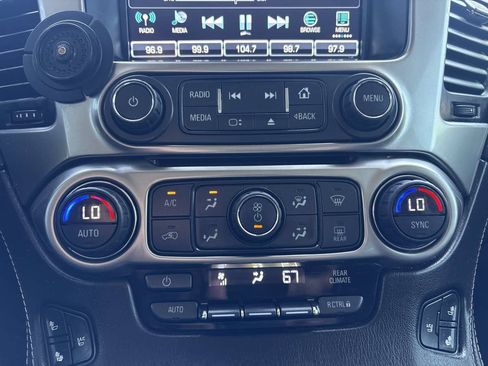 Used 2016 Chevrolet Suburban LTZ RWD image 38
