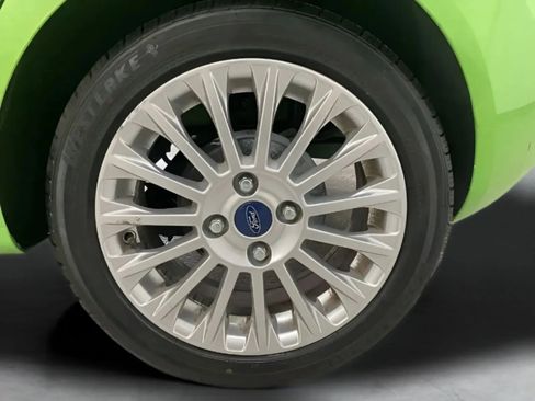 Used 2014 Ford Fiesta Titanium FWD image 25