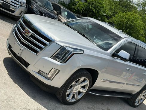 Used 2020 Cadillac Escalade ESV Luxury RWD image 7