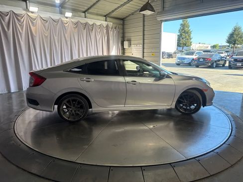 Used 2020 Honda Civic LX image 4