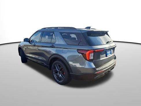 Used 2025 Ford Explorer ST-Line w/ ST-Line Street Pack image 3