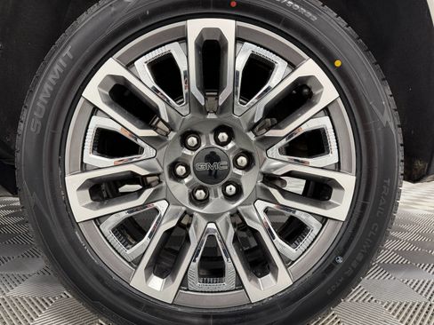 Used 2023 GMC Yukon Denali Ultimate AWD/4WD image 47