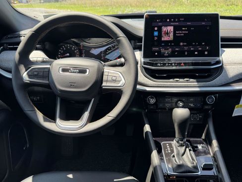 New 2026 Jeep Compass Latitude AWD/4WD image 2