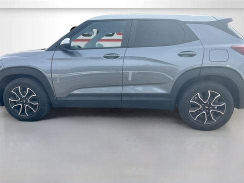 Used 2022 Chevrolet TrailBlazer ACTIV w/ Sun and Liftgate Package image 4