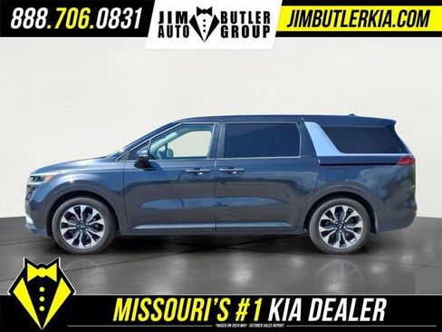 Used 2024 Kia Carnival EX FWD image 4