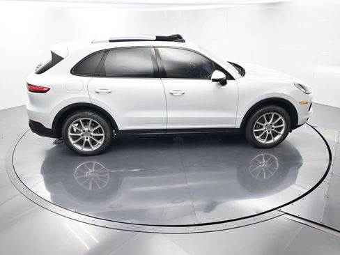 Used 2021 Porsche Cayenne image 38