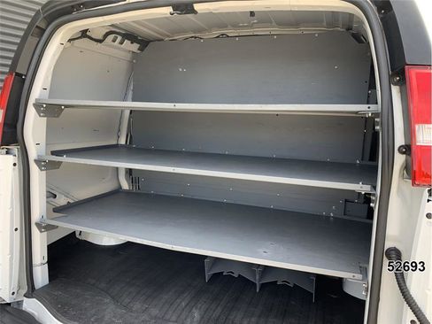 Used 2021 Chevrolet Express 2500 RWD image 10