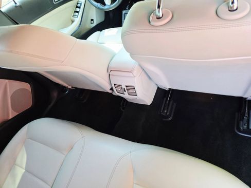 Used 2017 Mercedes-Benz GLA 250 image 36