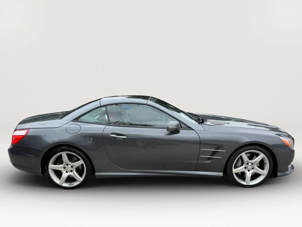 Used 2013 Mercedes-Benz SL 550 image 2