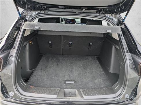 Used 2025 Chevrolet Trax LT image 6