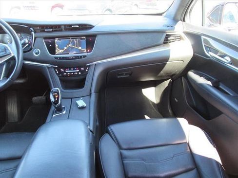 Used 2018 Cadillac XT5 Platinum w/ Driver Assist Package image 14