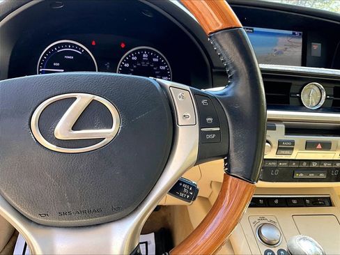 Used 2015 Lexus ES 300h w/ Navigation System Package FWD image 17
