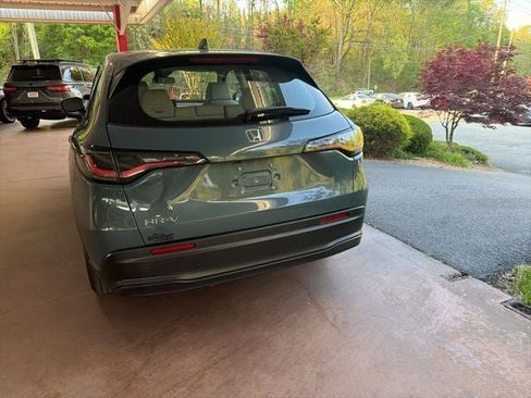 Used 2023 Honda HR-V LX image 11
