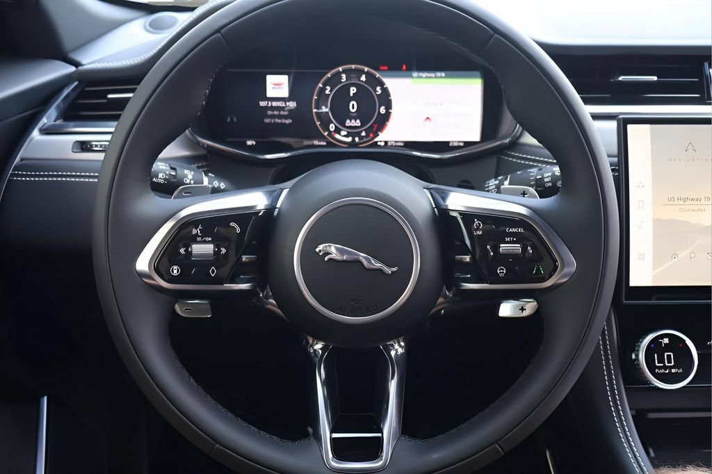 New 2026 Jaguar F-PACE R-Dynamic S AWD/4WD image 18