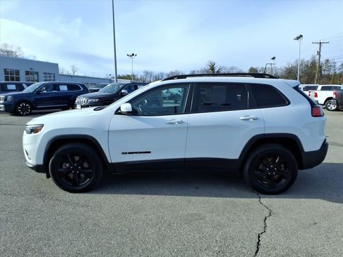 Used 2020 Jeep Cherokee Latitude Plus image 6