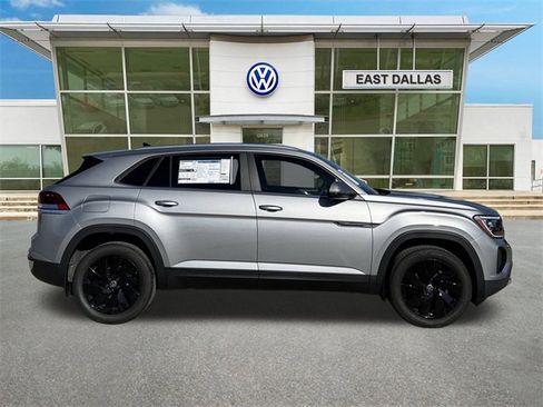 New 2026 Volkswagen Atlas Cross Sport SE image 2