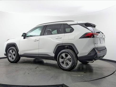 Used 2025 Toyota RAV4 XLE FWD image 6