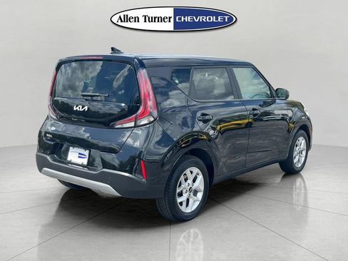 Used 2024 Kia Soul LX w/ LX Technology Package FWD image 4